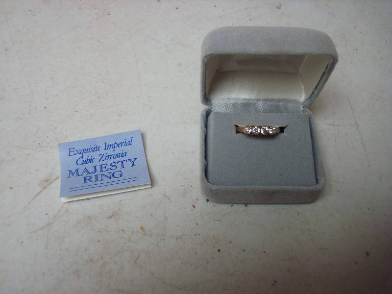 lot 127 image: New Cubic Zinconia Ring