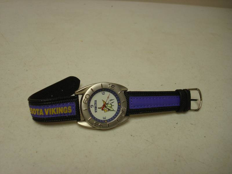lot 128 image: Vikings Watch, Does Not Work