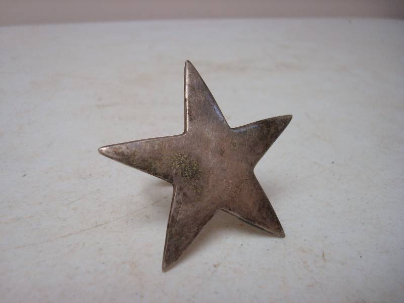 lot 130 image: Large Silver Tone Star Ring