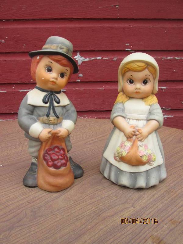Cute pair of porcelain pilgrims...