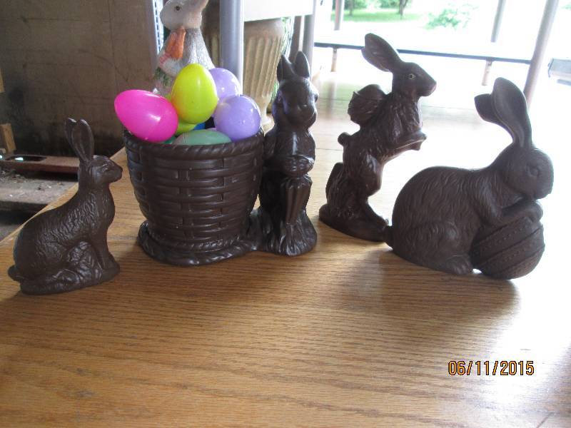 Lot of brown Easter Bunny table top...