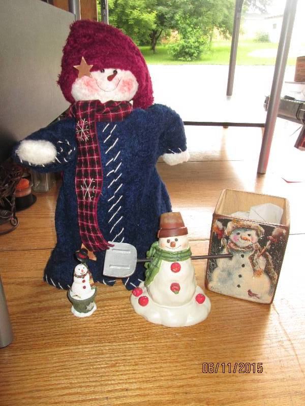 Small lot of snowman seasonal decor...
