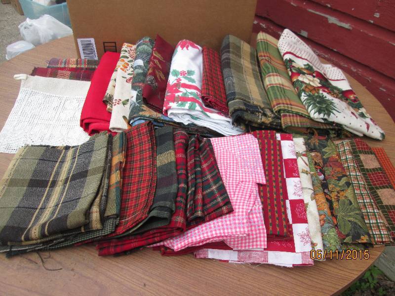 Large lot of fabric, table clothes,...