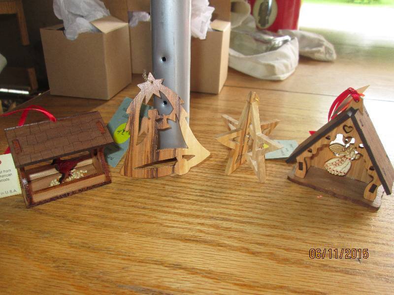 Lot of 4 small laser cut wooden Chr...