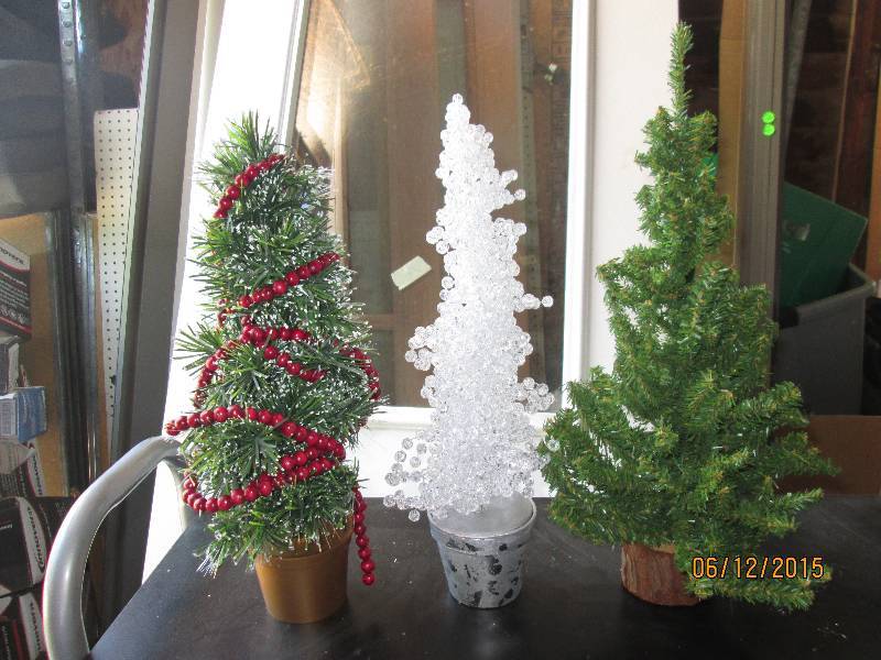 Lot of 3 unique miniature Christmas...