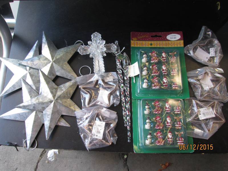Small lot of new Christmas tree orn...