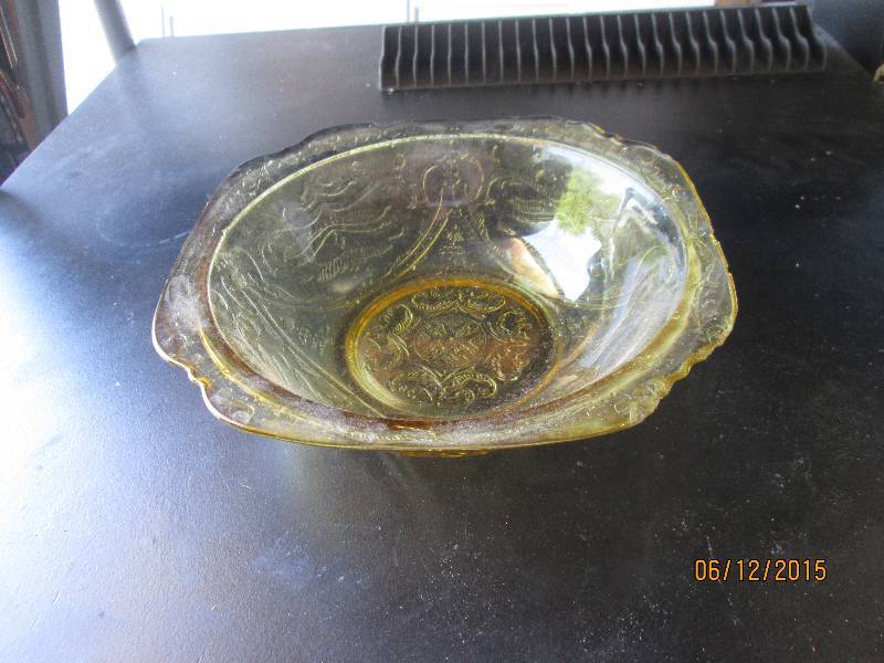 Vintage gold glass bowl with great ...