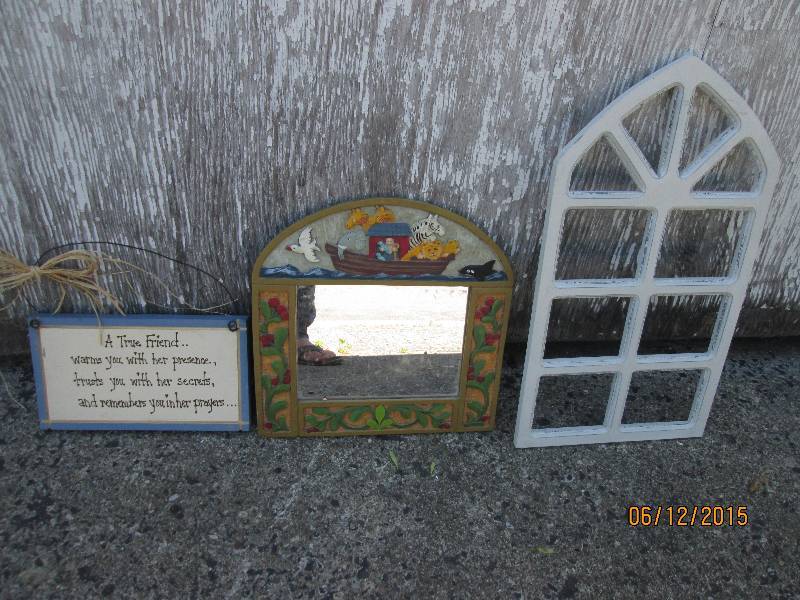 Barn shaped multi-frame, Friends pl...