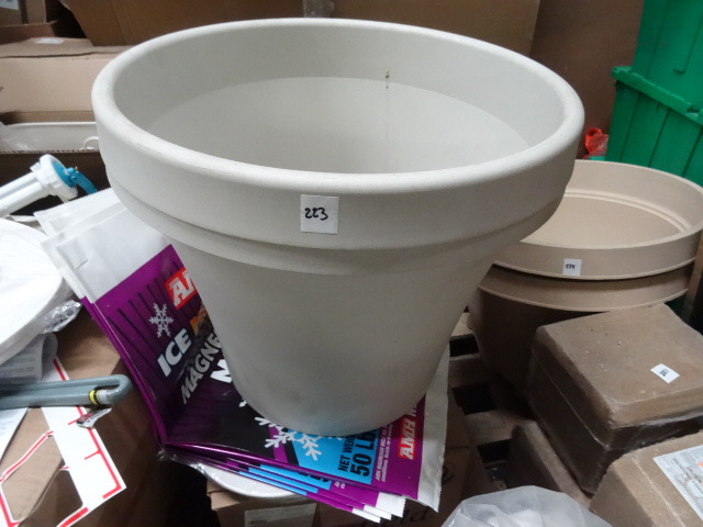 Plastic pots