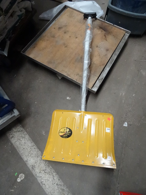 Aluminum shovel