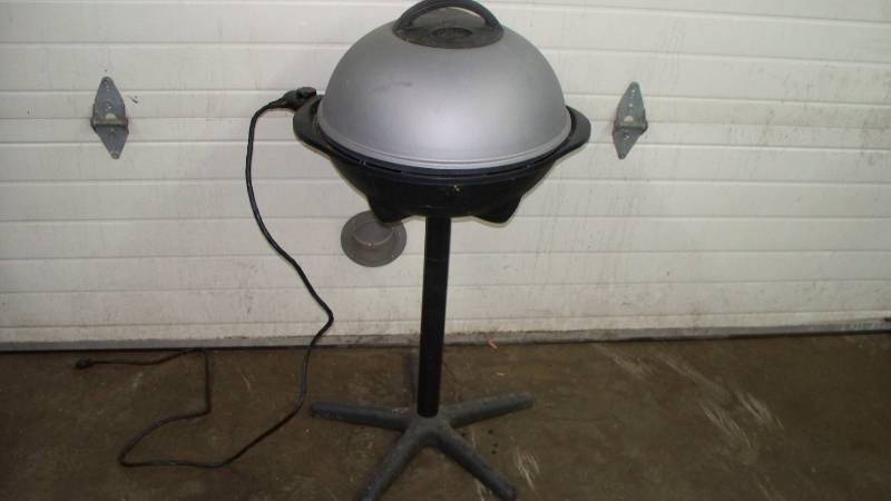 lot 13 image: Grill
