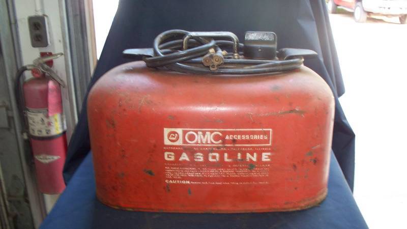 lot 38 image: Gas can