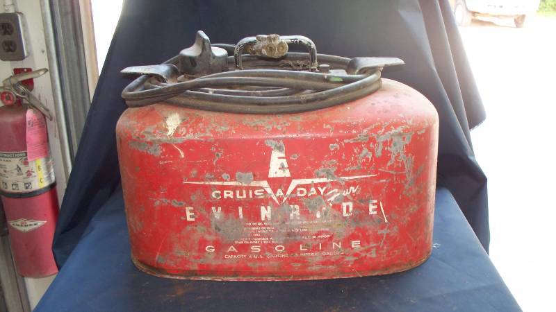 lot 40 image: Gas can