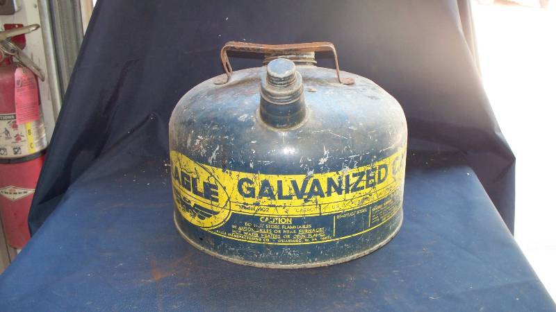 lot 43 image: Oil Can