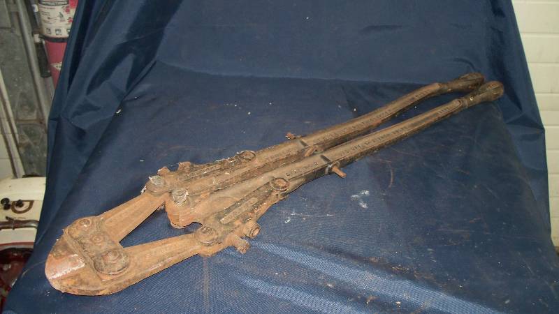 lot 46 image: Bolt Cutter