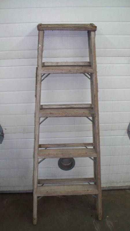 lot 48 image: Ladder
