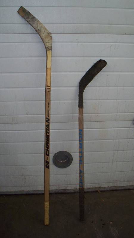 lot 59 image: Hockey Sticks