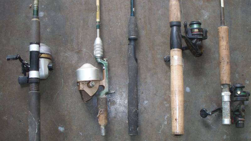 lot 83 image: Fishing poles