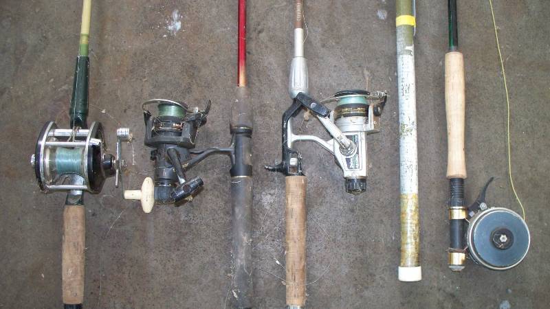 lot 84 image: Fishing poles