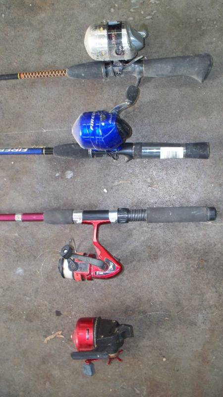 lot 85 image: Fishing poles