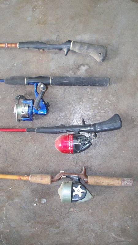 lot 86 image: Fishing poles