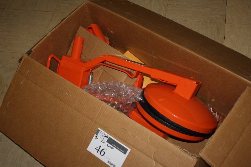 lot 46 image: Lot of (2) Rhino Immobilizer Car Boot Anti-Theft Device H-18.