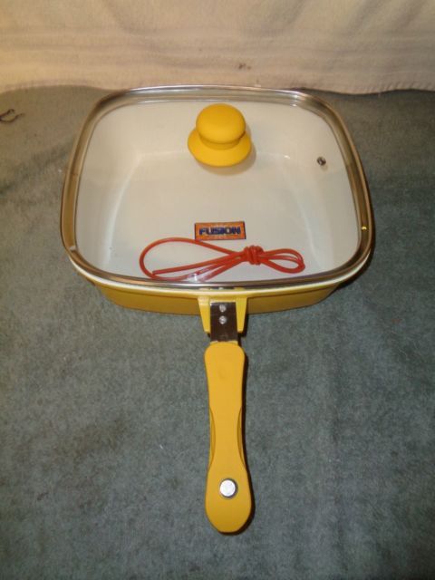 lot 21 image: Cooks Companion Mega Pan