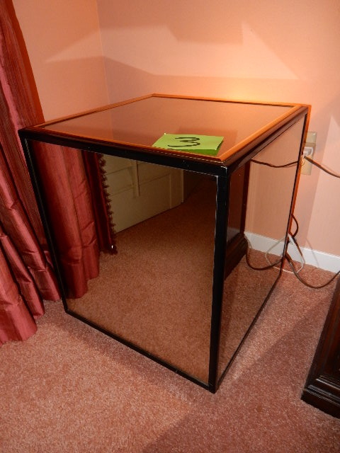 Henredon Cube accent table
