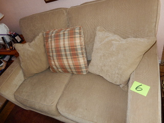 Love Seat from Schneidermans
