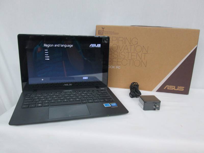 lot 17 image: ASUS 11.6 Touch Screen Windows 8.1 Laptop  Black
