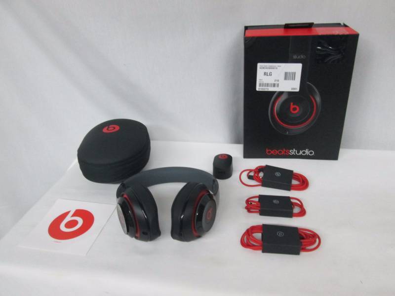 lot 25 image: Beats by Dr. Dre Studio 2.0 Over-Ear Headphones