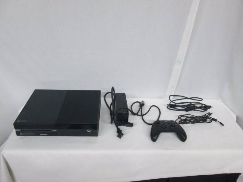 lot 6 image: XBOX One 500GB Console