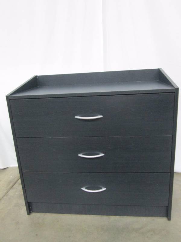 lot 34 image: alcove Cooper 3-Drawer Chest - Black