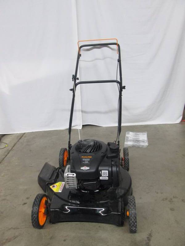 lot 32 image: Poulan Pro 20 Push Lawn Mower