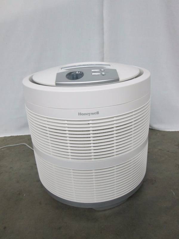 lot 48 image: Honeywell True HEPA Air Purifier