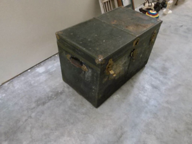 Awesome Antique Steamer Trunk-VERY Cool Piece