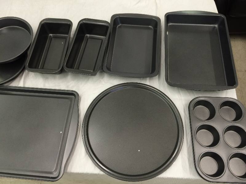 lot 9 image: New 12 piece cooking set
