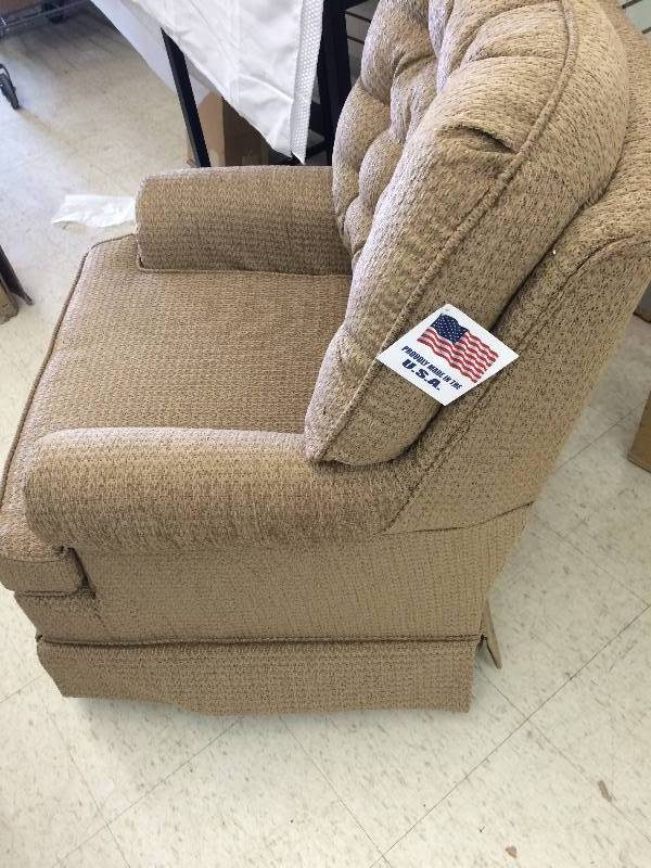 lot 46 image: new Chair