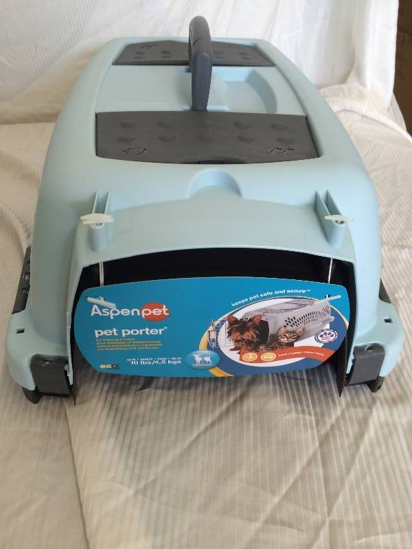 lot 74 image: new Petmate Pet Porter 2 Fashion Kennel