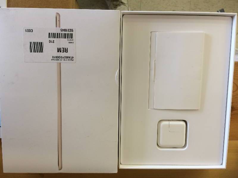 lot 99 image: New ipad air 2 wifi 16 gig gold  retail $499