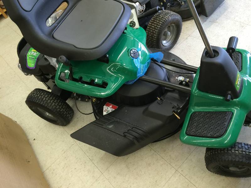 lot 101 image: Brand new Weed Eater WE-ONE 26-Inch 190cc Briggs & Stratton 875 Series Gas Powered Riding Lawn Mower With Electric Start retail $ 1,199