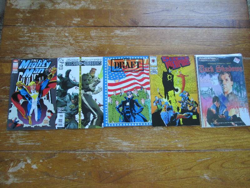 mixed lot of 5 comic books- secret ...