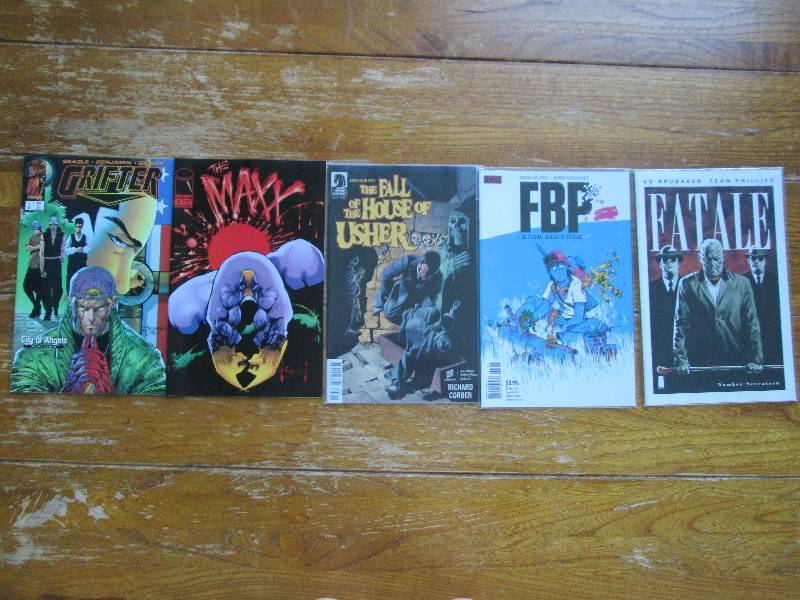 mixed lot of 5 comic books- The fal...