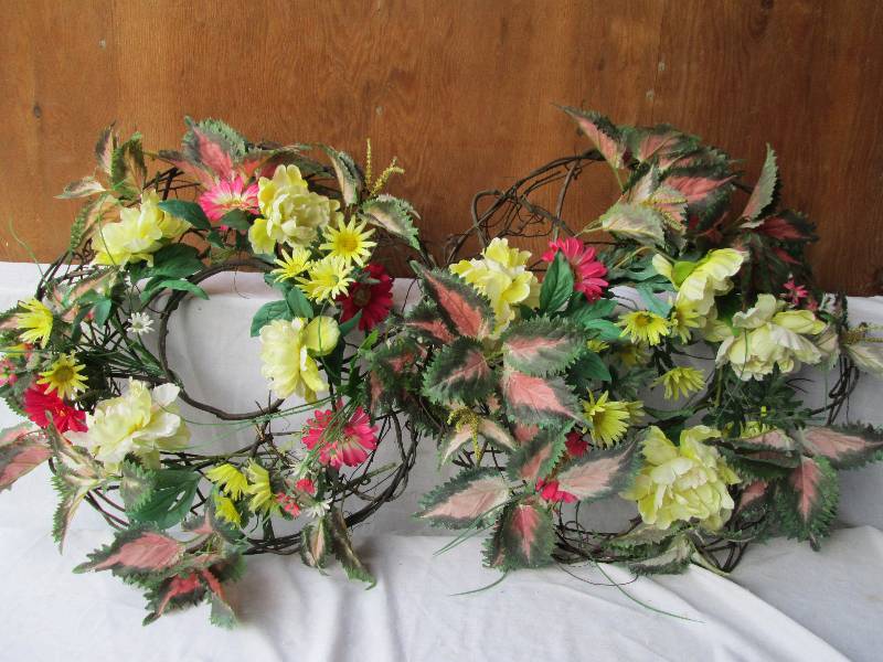 Lot of silk flowers...