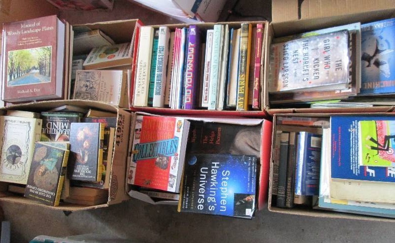 Lot of 6 boxes of books, see all th...