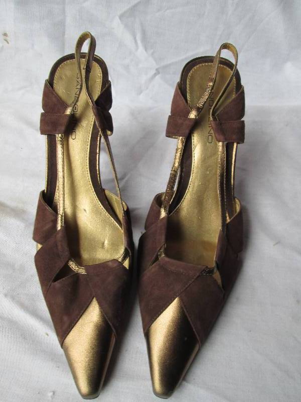 Ladies heeled shoes in good conditi...