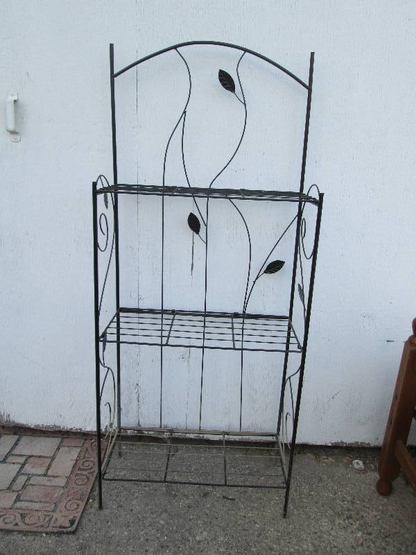 Metal stand, 25 wide, 60 tall...