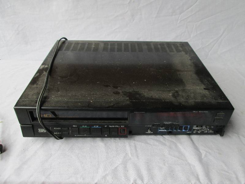 VHS movie player with many options ...