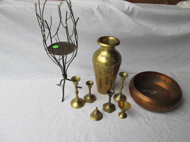 Assorted metal dcor and holders...