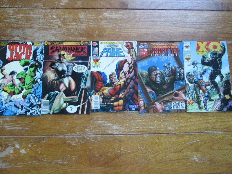 mixed lot of 5 comic books- ultrave...